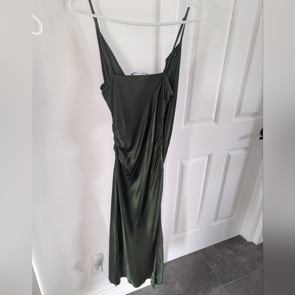 Zara Green silk dress - Picture 2 of 3